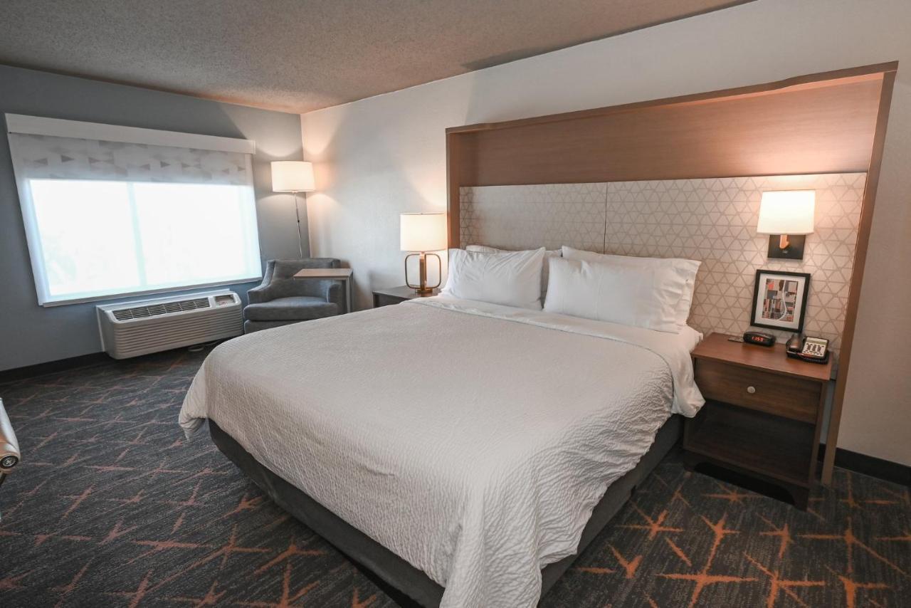Holiday Inn Cleveland-Mayfield By Ihg Экстерьер фото