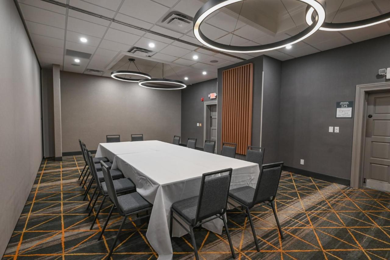 Holiday Inn Cleveland-Mayfield By Ihg Экстерьер фото