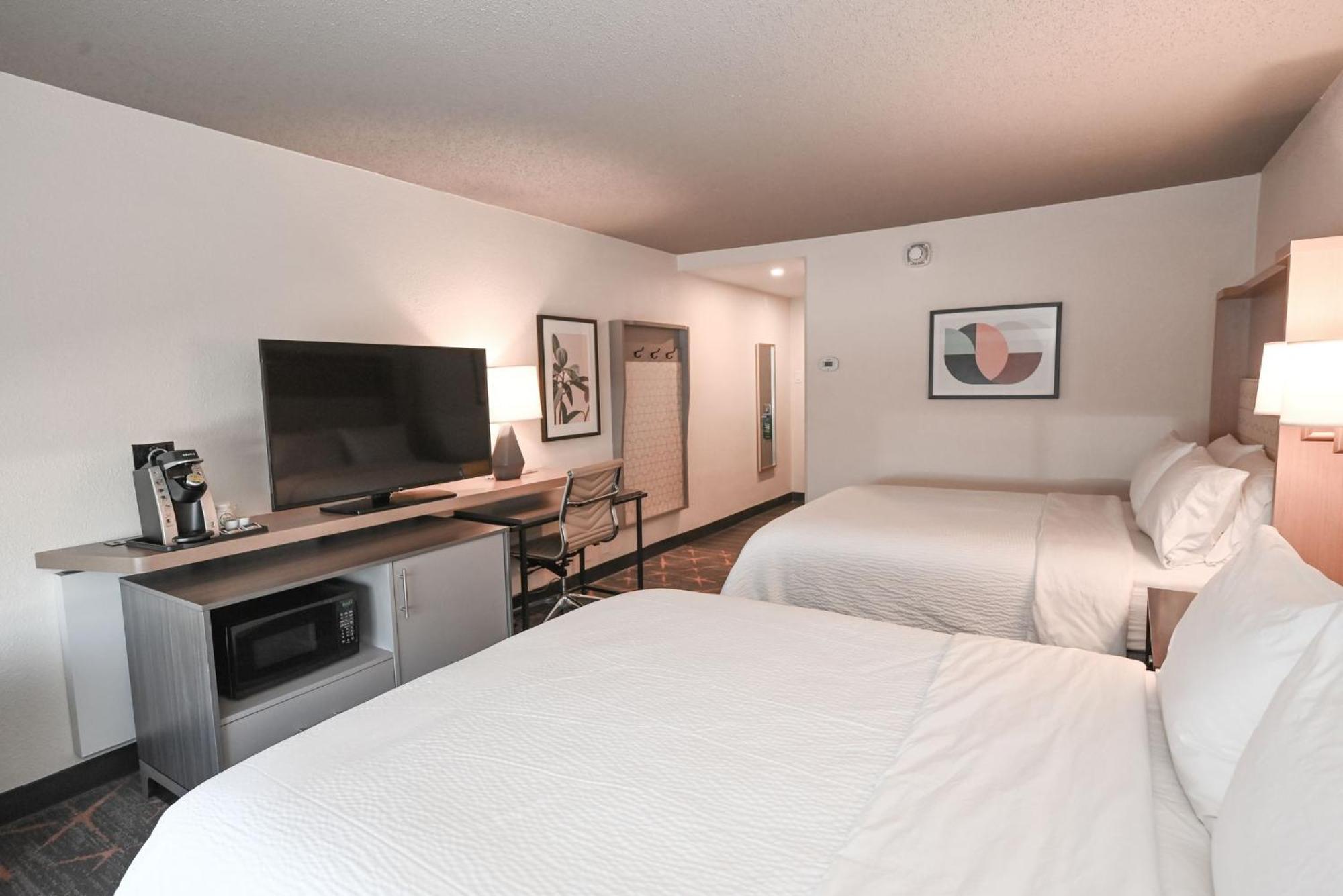 Holiday Inn Cleveland-Mayfield By Ihg Экстерьер фото