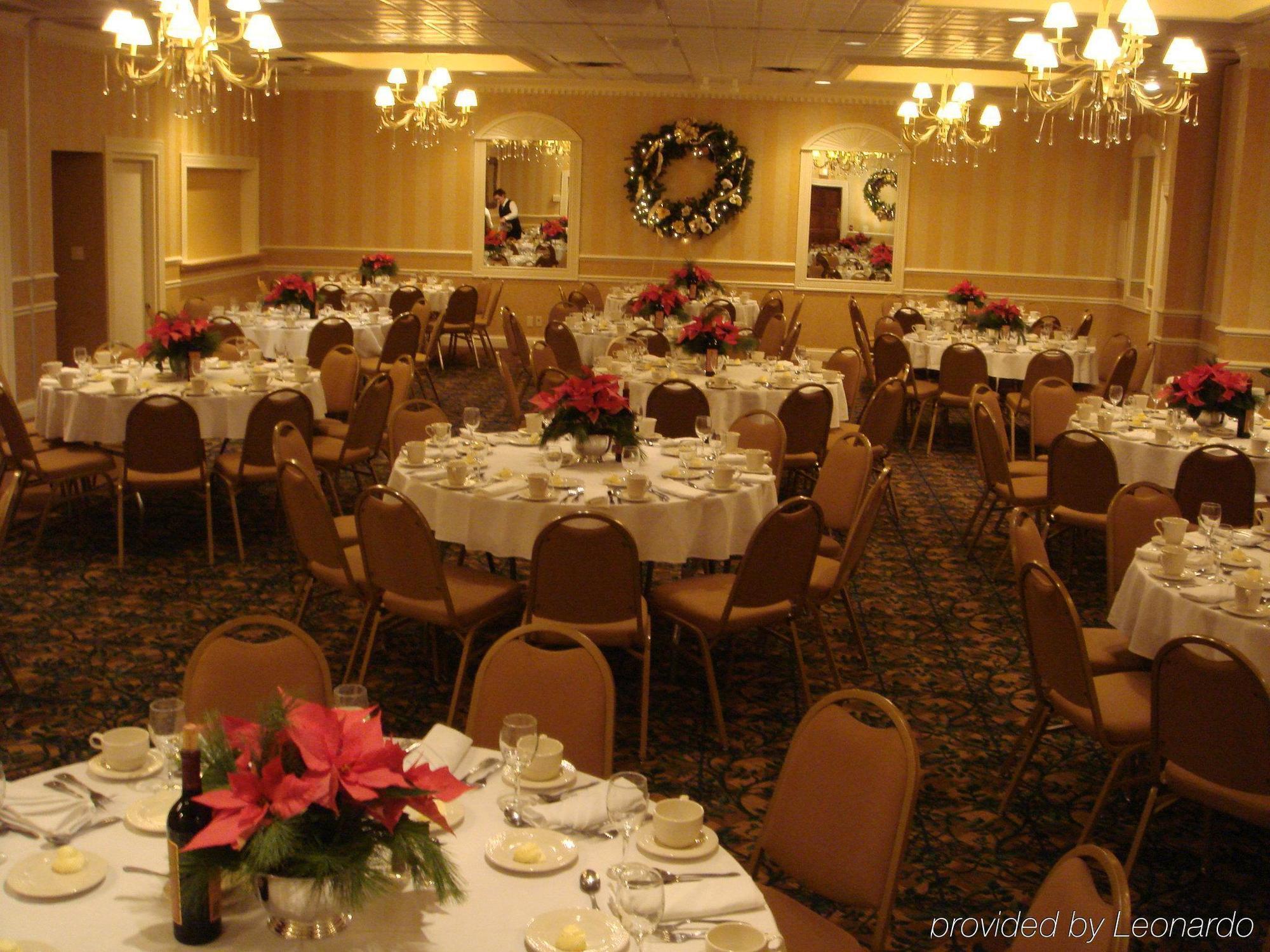 Holiday Inn Cleveland-Mayfield By Ihg Ресторан фото